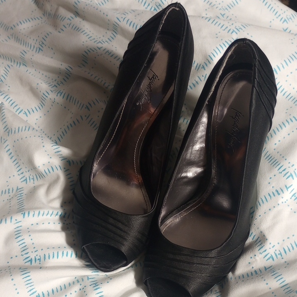 Jacqueline Ferrar Black Peep-Toe Heels